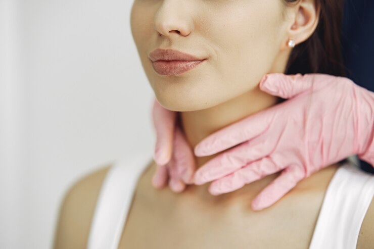 woman with doctor cosmetology studio 1157 33852